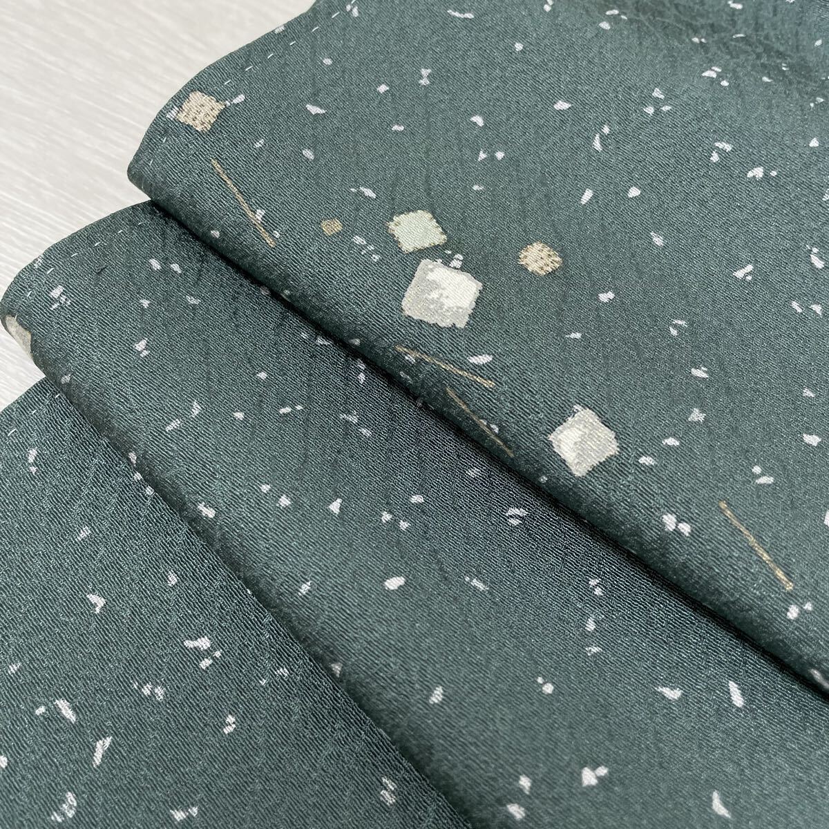 小紋 ちりめん 飛び柄の可愛い染め 着物 正絹 W-5646拍卖