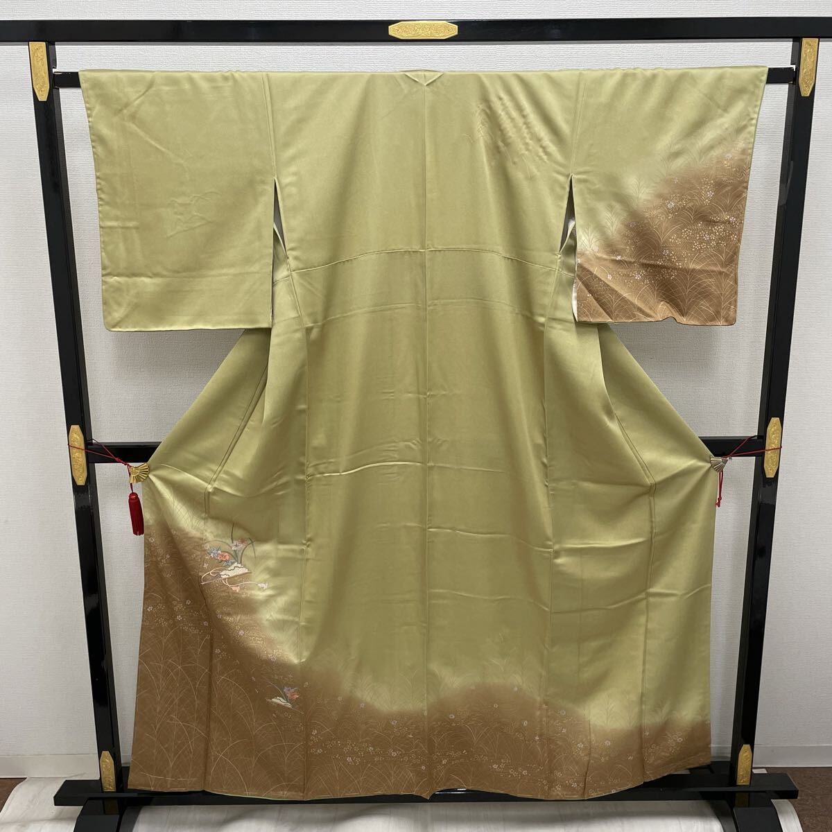 付下げ 刺繍の花模様 暈し染 着物 正絹 W-5711拍卖