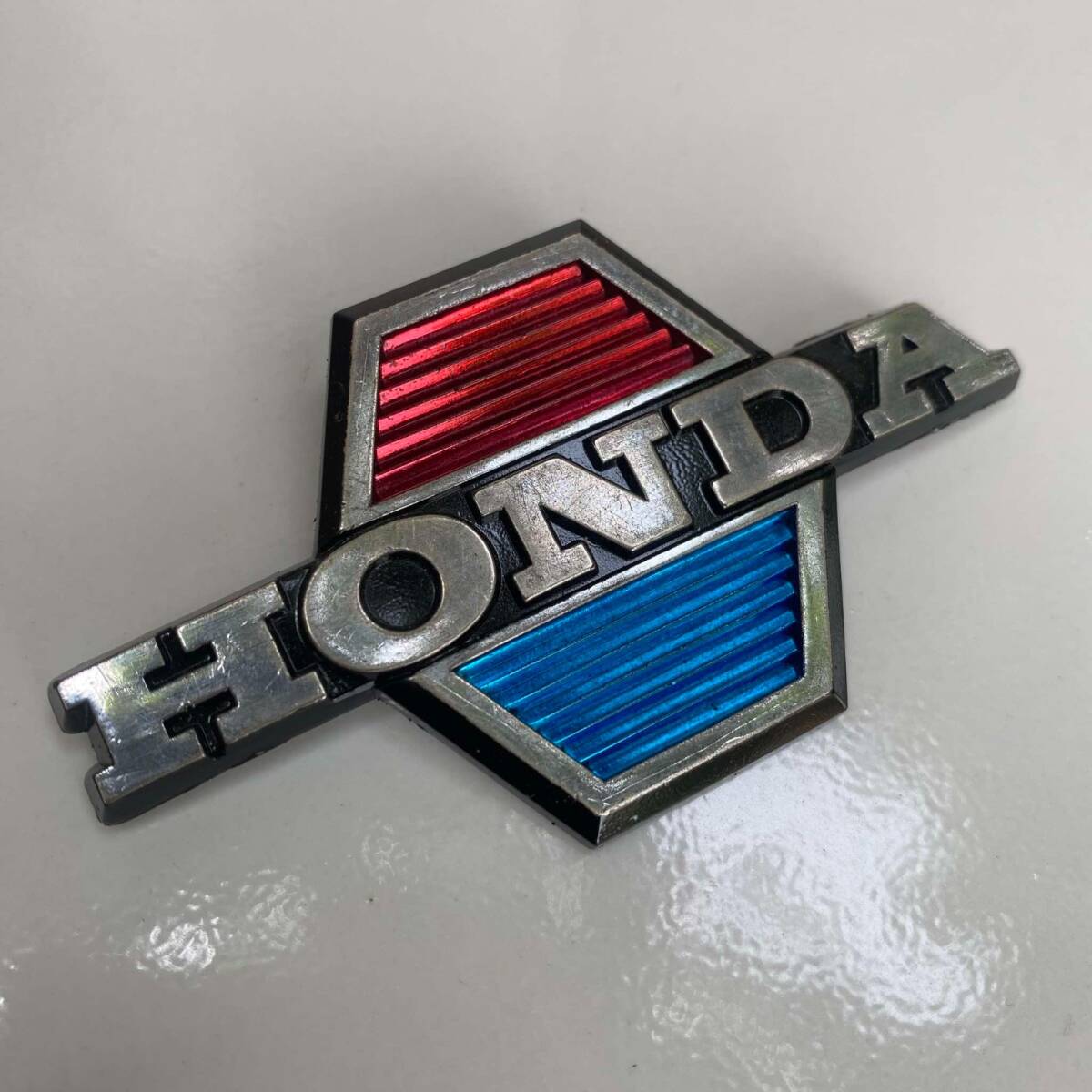 ホンダ スーパーカブ C100 C102 C105 C50 C65 C70 C90 カモメカブ C50 C70 C90 行灯カブ C50 C70 レッグシールドエンブレム 純正中古品 拍卖