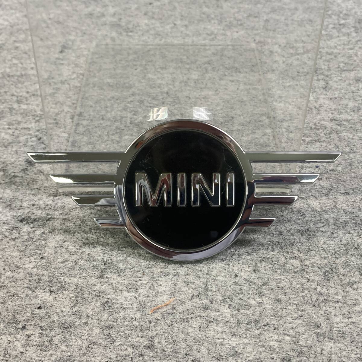 7bK2325E MINI ミニ マーク フロント エンブレム 横幅 約143mm 純正 正規品 自動車 パーツ 部品 現状拍卖