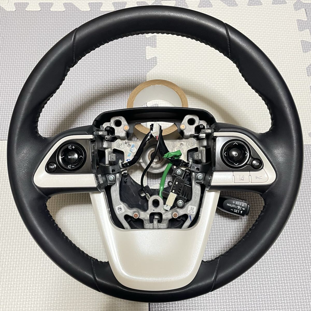 ★剥がれ無★50系プリウス トヨタ純正レザーステアリング ハンドル★後期 前期A S E★PHV ZVW52 ZVW50 ZVW51 ZVW55 革 皮 本革 合皮拍卖