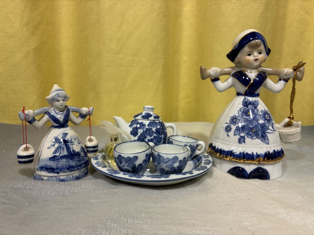 オランダ、デフォルト焼き風、 陶器人形、人形、置物、 アンティーク、天秤、ミニチュアティーセット等も全てセットで…拍卖