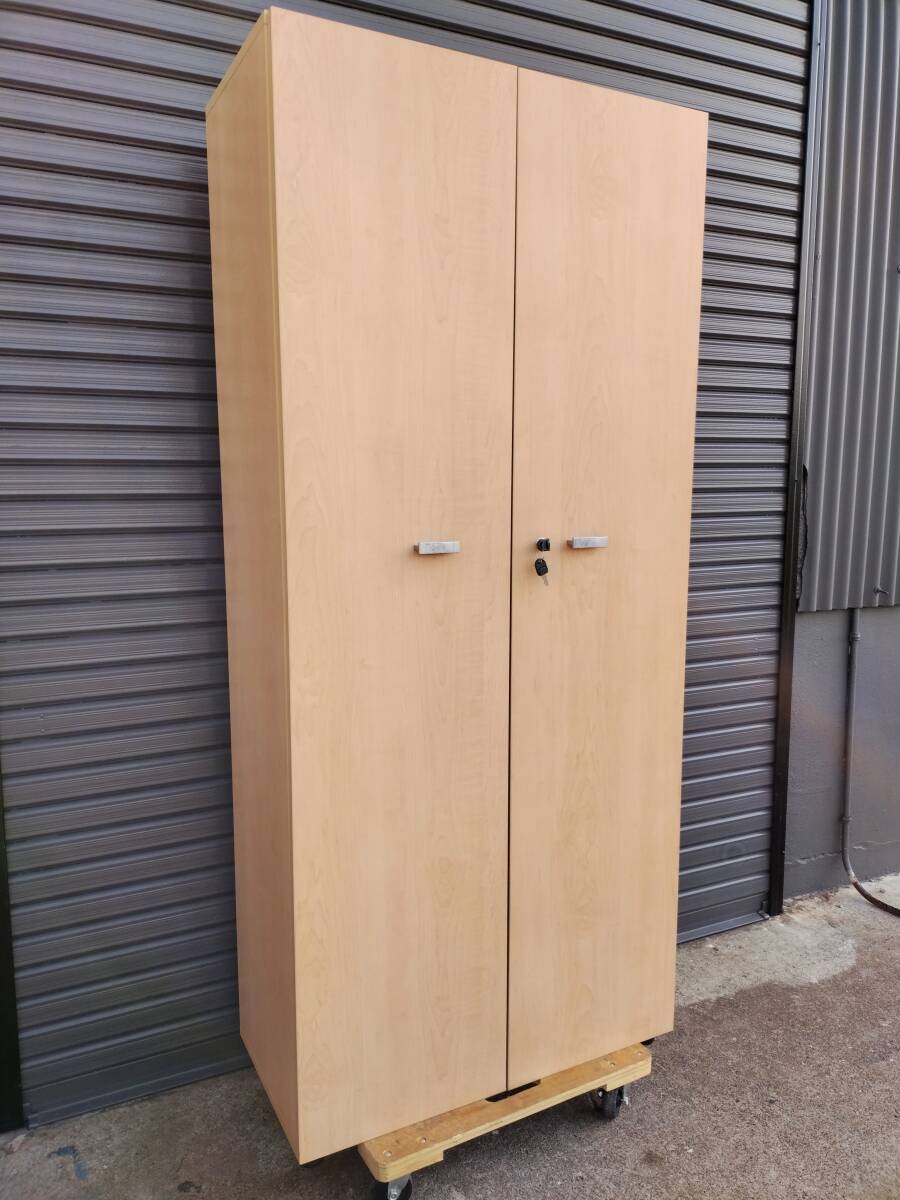 期間限定・値引き【愛知・配送可】在庫あり エイドス TR収納 書庫 ハイタイプ 5段 両開き 鍵付 高さ182×幅80cm 本棚 書棚 収納庫 事務拍卖