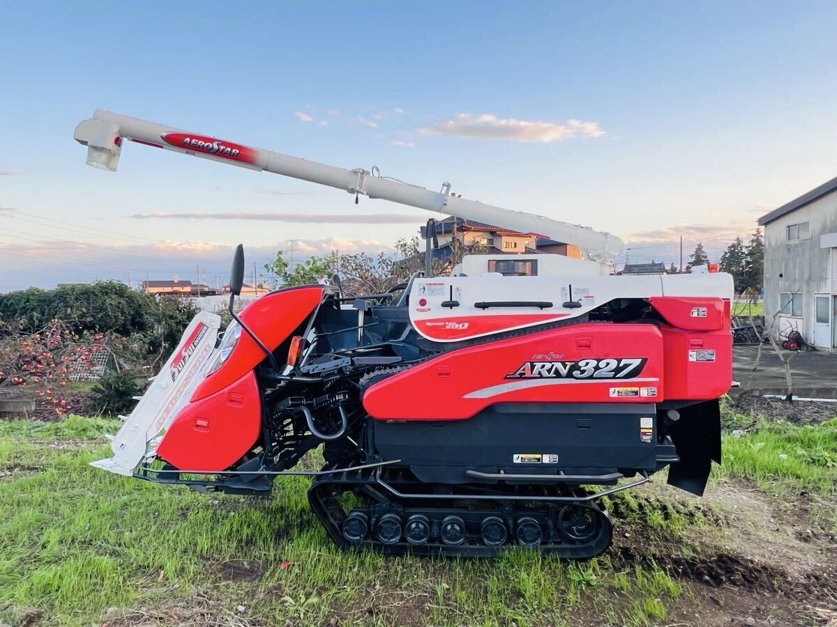 茨城県 ●クボタ コンバインARN327 ●3条刈 ● 27馬力●使用時間271H● 自動水平・傾き制御装置(自動水平制御スイッチパネル付き拍卖