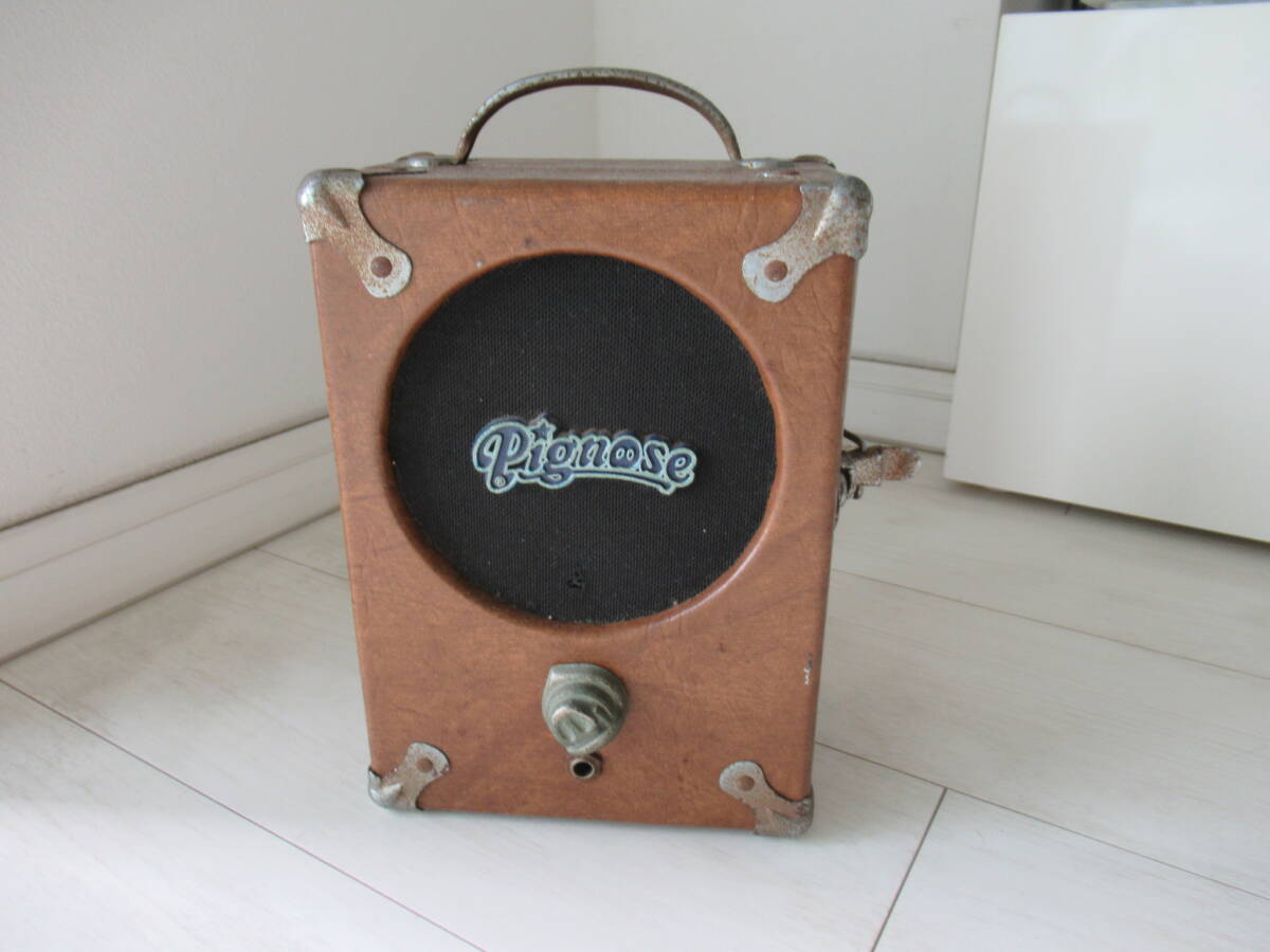 PIGNOSE(ピグノーズ)の小型ギターアンプ。外観はぼろいですが、使用に問題ありません。1988年香港製。拍卖