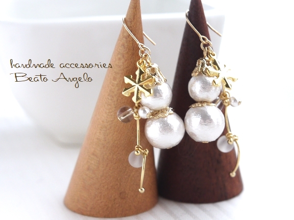 ■+angelo+コットンパールの雪だるまピアス(p-431)ホワイト G ウェーブ 雪の結晶 ゆきだるま 天然石 冬拍卖