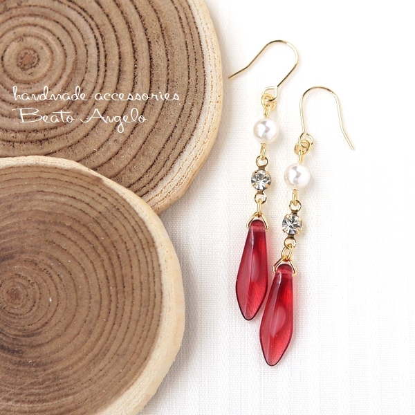 ■+angelo+チェコダガーとラインストーンのピアス(p-157)いちごみるく G パール キラキラ レッド チタン 樹脂 イヤリング拍卖