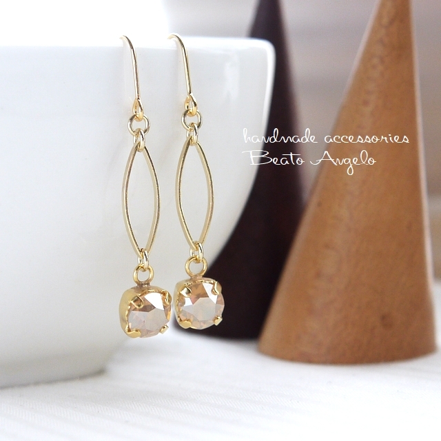 ■+angelo+スワロフスキー 1088のマーキスピアス(p-199)ホワイトオパールゴールデンシャドウ G拍卖