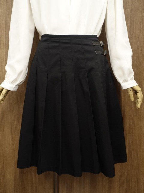 美品 ミッシェルクラン MICHEL KLEIN ひざ丈 タックラップスカート 38 ブラック拍卖