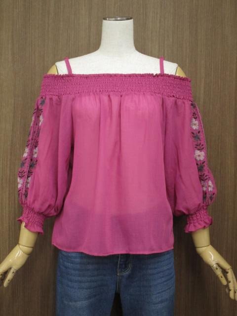 定価\5,990 新品タグ付 w closet ラグラン七分袖 シフォンアジャスター付きオフショルダーカットソー F ピンク地 花柄拍卖