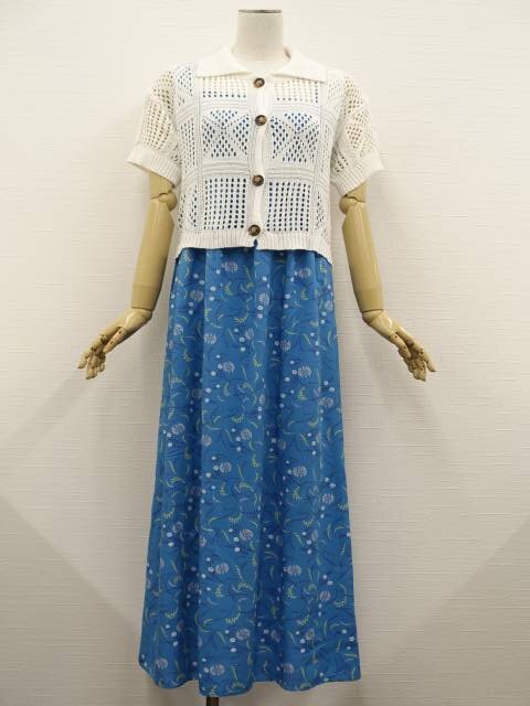 美品 UNIQLO等 半袖ニットカーディガン+ロング丈キャミワンピ コーディネート2点セット M相当 白/青地 花 フェミニン系 20代・30代拍卖