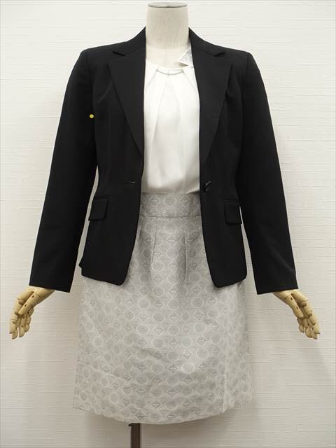 美品 UNITED ARROWSなど テーラードジャケット+ブラウス+タックスカート コーデ3点セット S 黒/白/シルバー 総柄 きれいめ系 20代~30代拍卖