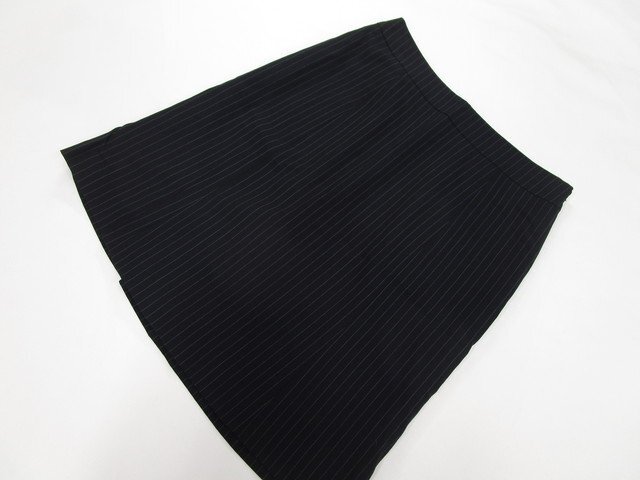 美品 ザ・スーツカンパニー THE SUIT COMPANY ひざ丈 台形スカート 40 ネイビー地 ライトブルー ストライプ柄 【メール便可】拍卖