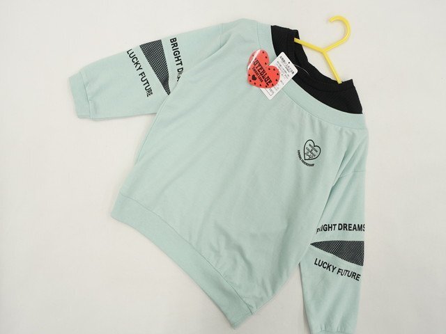 キッズ 訳あり未使用品 CUTEBLUE sweet Love 長袖 デザインネック フェイクレイヤードカットソー 130 ライトブルー系&ブラック 英字拍卖