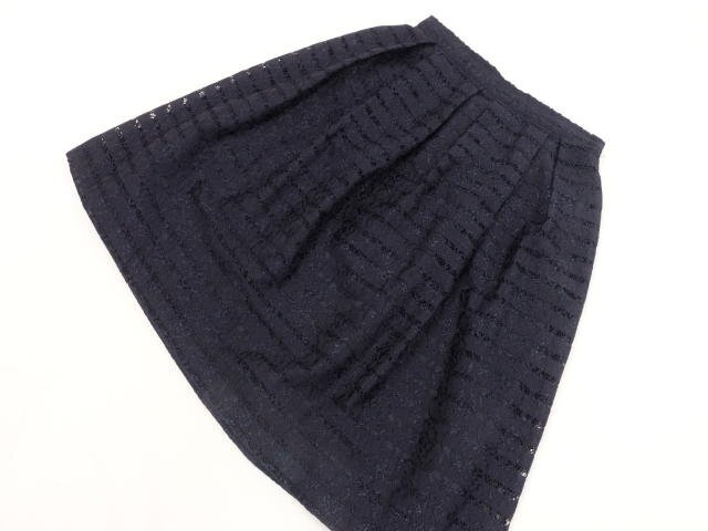 美品 カールパークレーン Karl Park Lane ひざ丈 レースタックフレアスカート 9 ネイビー 刺しゅう拍卖