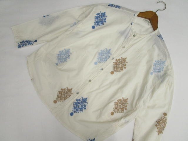 美品 SUSY MIX ドロップショルダー 長袖 ブラウス S アイボリー地 ブルー×ブラウン 総柄刺しゅう 【メール便可】拍卖