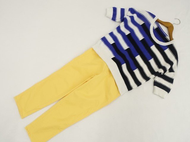 美品 UNIQLOなど 七分袖ニットセーター+クロップドパンツ コーディネート2点セット M相当 白×黒×青 ボーダー/黄 カジュアル系 30~40代拍卖