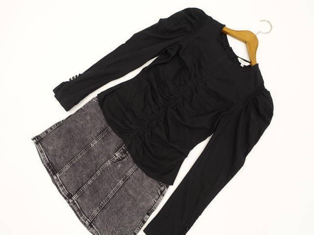 美品 MOUSSY&GU 洗える長袖カットソー+ミニ丈デニム台形スカート コーディネート上下2点セット S相当 ブラック クール系 20代~拍卖