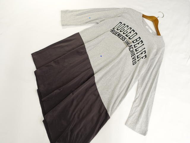 美品 niko and… 膝丈 ドロップショルダー 長袖アシンメトリー切り替えワンピース 3 ライトグレー杢 英字/ダークグレー 【メール便可】拍卖