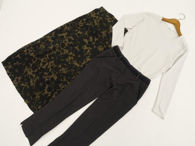 美品 GU等 長袖カットソー+アンクル丈パンツ+ロング丈フレアスカート コーデ3点セット S相当 グレー/緑系×黒 花柄 クール系 20代~40代拍卖