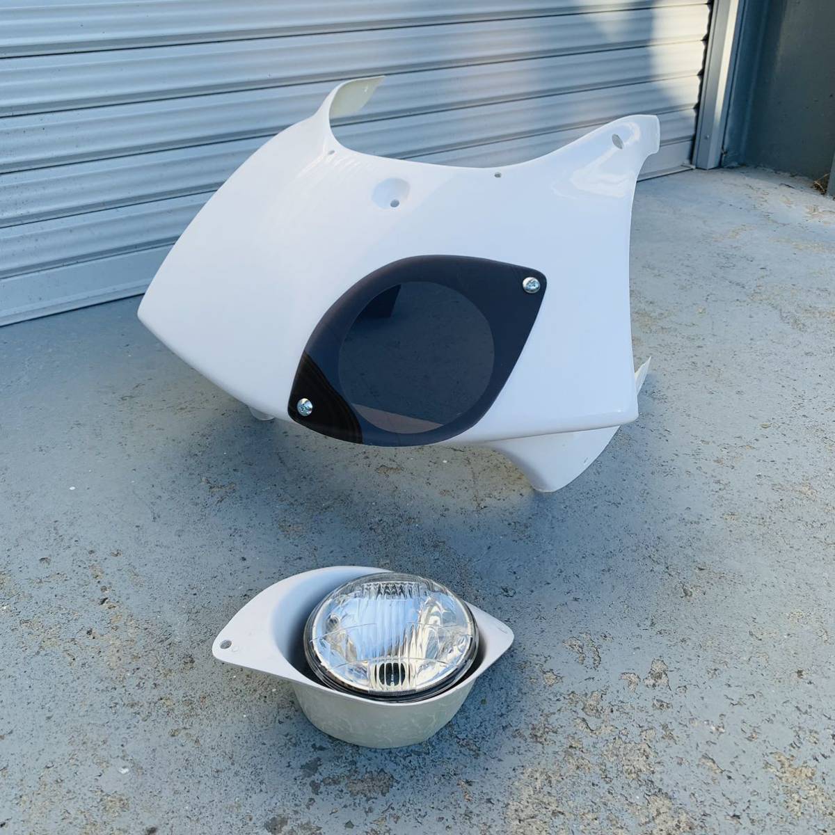 FRP製 TZM用 耐久アッパーカウル スモーク ライト付き拍卖