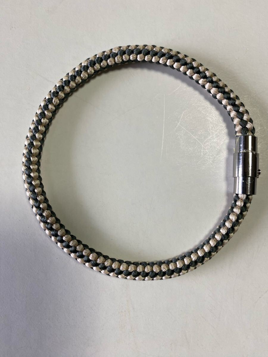 正絹組紐ブレスレット(グレーグリーン・薄ベージュ)拍卖