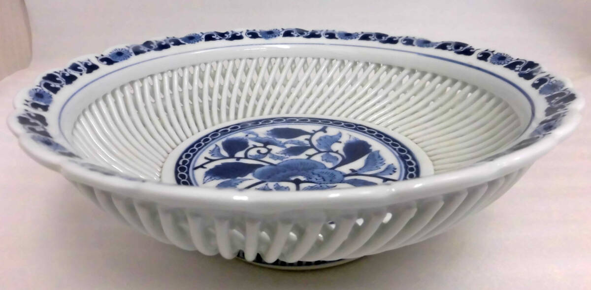 染付草花紋網目菓子鉢 茶道具 :有田・新窯拍卖