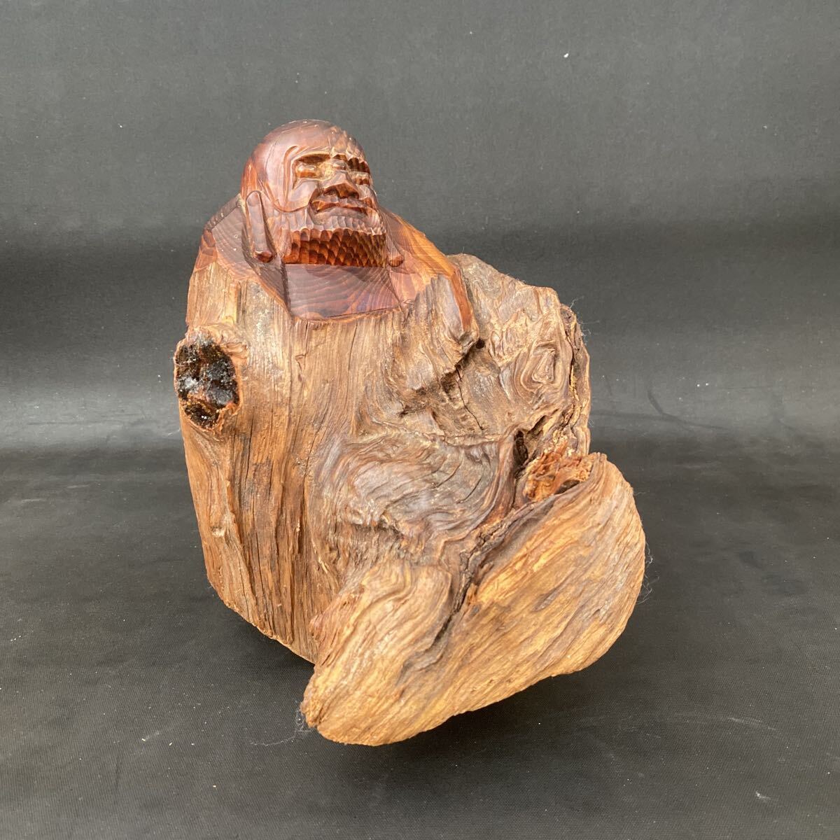 T4131 仏教美術/天然木の木瘤の木彫達磨大師/だるま/ダルマ/仏像/置物/飾り/無垢/切株/杢/一刀彫古民芸拍卖
