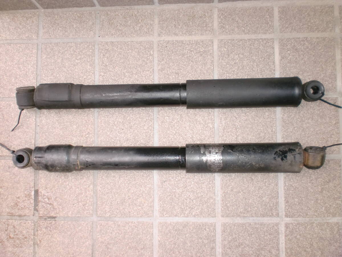 セドリック330純正 リアショックアブソーバー 左右拍卖