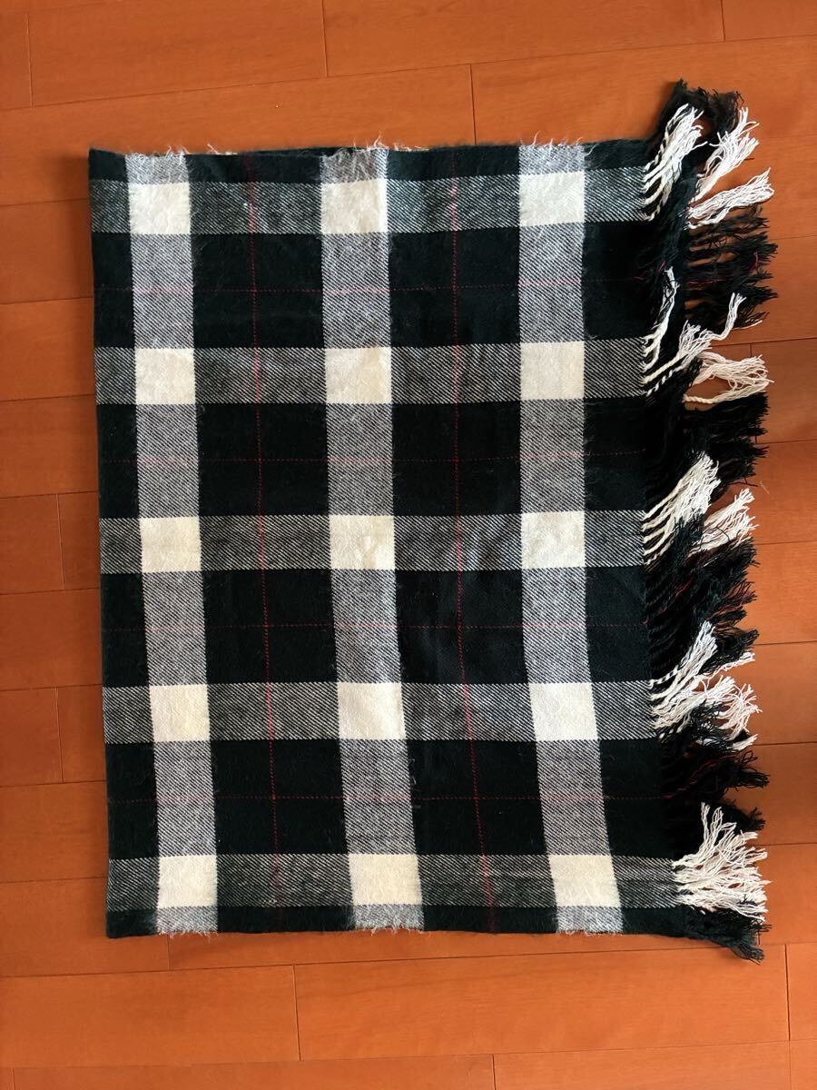 秋冬用ブランケット膝掛け黒白赤チェック80×120cm♪ストールショールマフラーとしても防寒ウール系素材拍卖