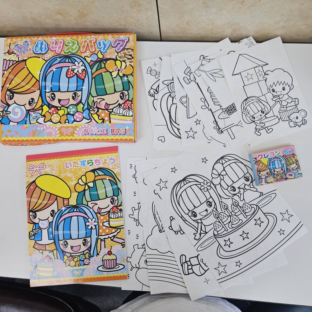 【中古】塗り絵バッグ クレヨン 自由帳 塗り絵 女の子 セット【シール無し】拍卖