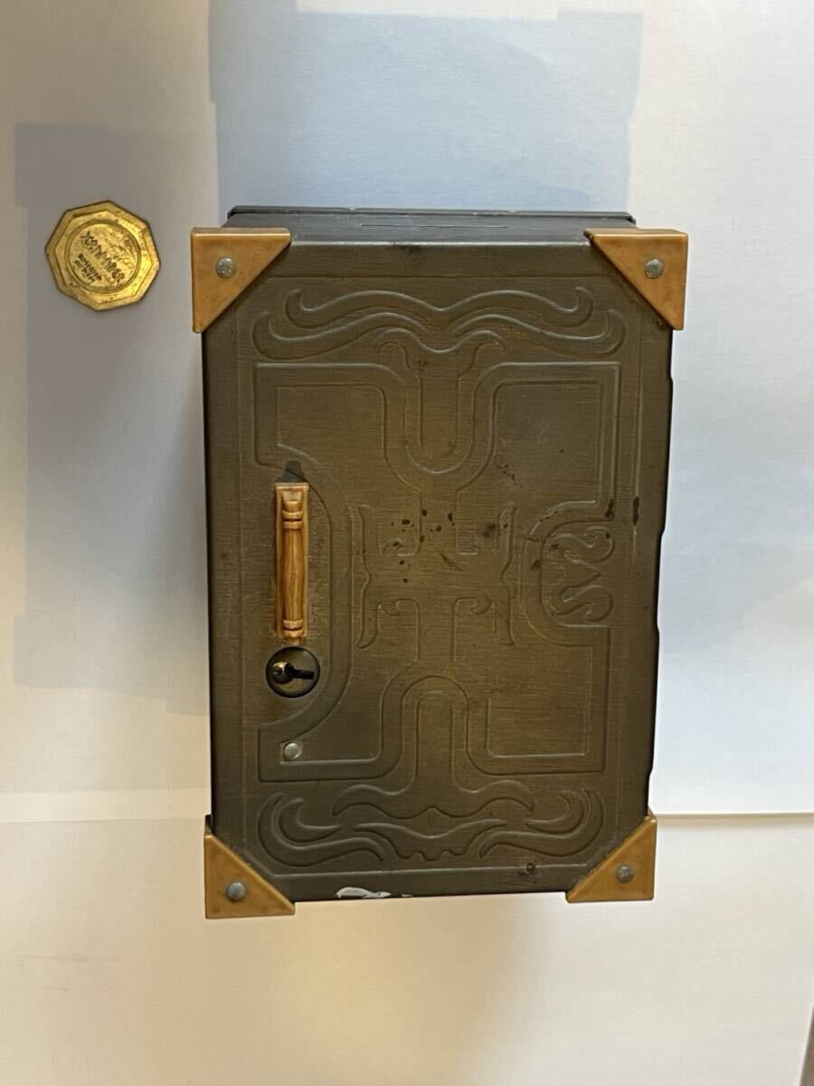 【希少品】ドラゴンクエストⅣ トルネコ 鉄の金庫 貯金箱 導かれしものたち レア 年代物 スクエア・エニックス拍卖