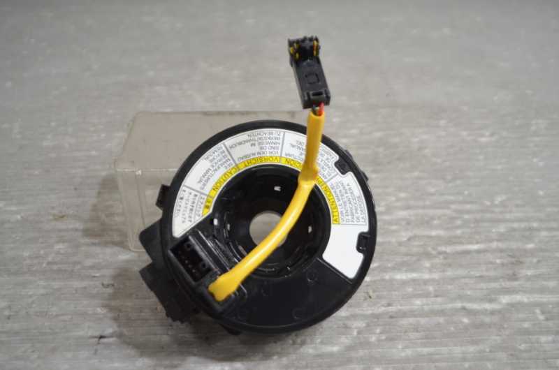 ソリオ 特別仕様車 ブラック&ホワイト 前期(MA15S) 純正 破損無 取付OK 動作保証 スパイラルケーブル /37480-62J00 k092512拍卖