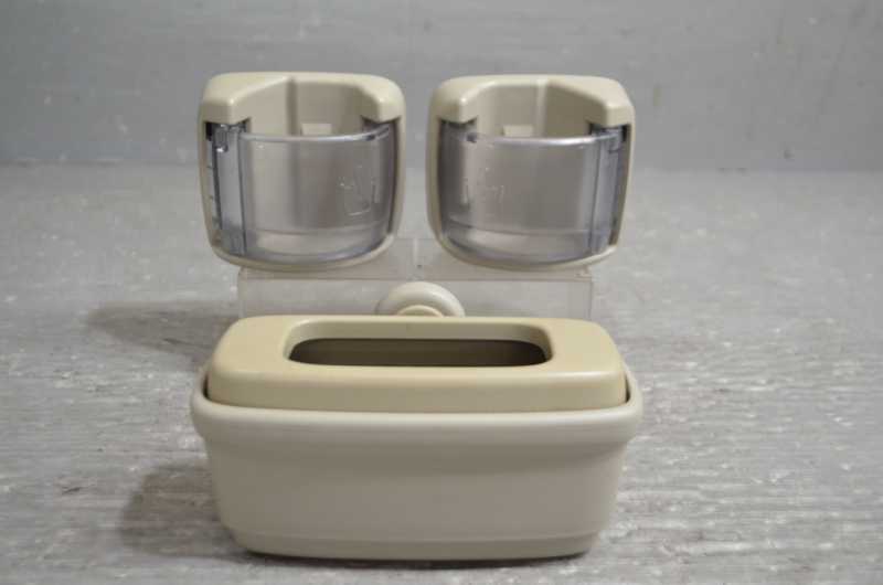 ekワゴン 前期(H82W) 純正 動作保証 ドリンクホルダー 左右 ダストボックス トリム 62S 右 左 NF2 2R9R-0 /MR590598YB 7255A001YA k092799拍卖