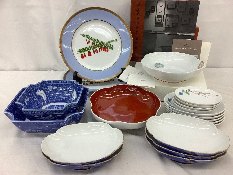 深川製磁 陶器まとめ/寿赤絵梅型鉢/水引草楕円皿/鷺深鉢/君島一郎他 皿立ては備品/未使用含む/ACB 中古品拍卖