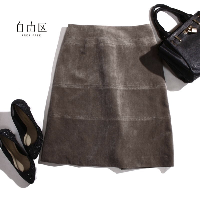 美品 ジユウク 自由区 株) オンワード樫山 秋 冬 フェイクスエードスカート Aライン フレアスカート レザースカート 台形 グレージュ 40拍卖