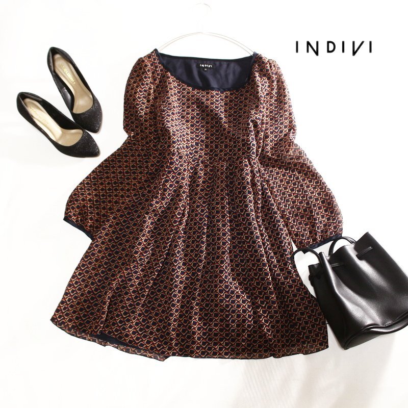 美品 インディヴィ INDIVI 株) ワールド 秋 合物 レトロ 幾何学 柄 長袖 シフォン ワンピース 7号 36 ネイビー 紺 レッド お洒落 秋ワンピ拍卖