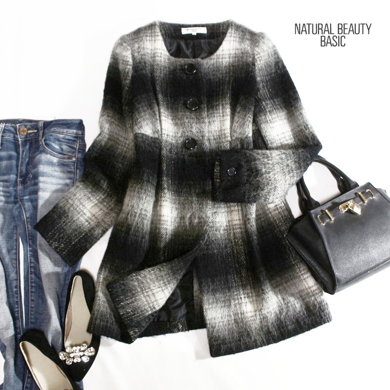 美品 ナチュラルビューティーベーシック 冬 大人 可愛い 暖か ワンピース丈 チェック柄 スライバー ウールコート S 7号 ホワイト ブラック拍卖