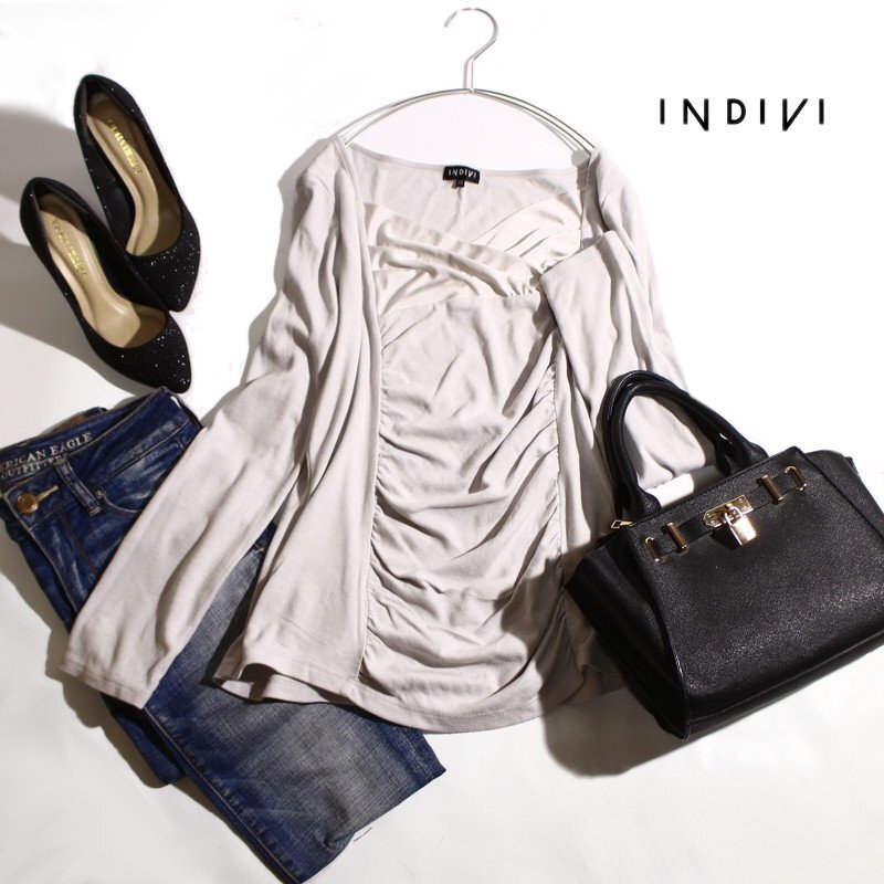 美品 インディヴィ INDIVI 株) ワールド 大きいサイズ44 春 ギャザー 長袖 カットソー 15号 ライトグレー ミセス 綺麗め オフィス 通勤拍卖