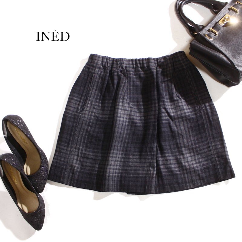 美品 INED イネド 株) フランドル 毛100% チェック柄 フレアスカート 膝上丈 グレー ブラック 黒 ミニスカート ウールスカート 秋 冬 上品拍卖