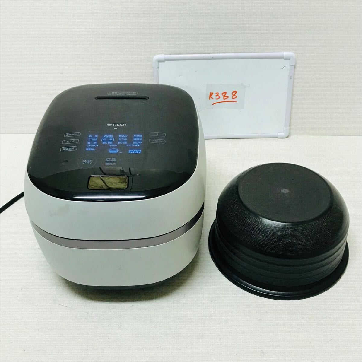 TIGER タイガー 土鍋圧力IH炊飯ジャー 5.5合炊き THE炊きたて タッチパネル JPG-X100 2018年製 動作品拍卖
