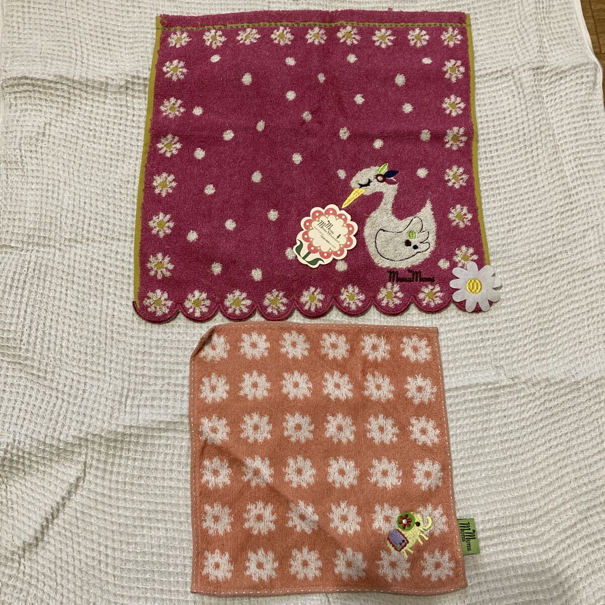 D☆モヌモヌ☆タオルハンカチ☆2枚セット☆刺繍が可愛い☆拍卖