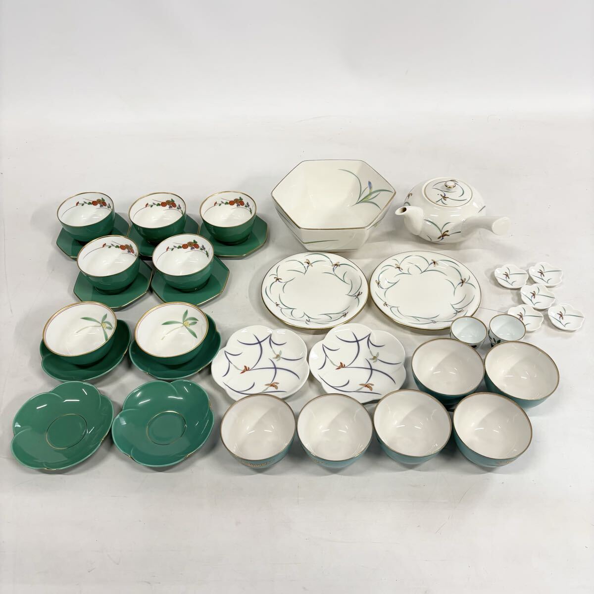 【FZ253467】 香蘭社 食器 まとめて 和食器 湯呑み 小皿 茶器拍卖