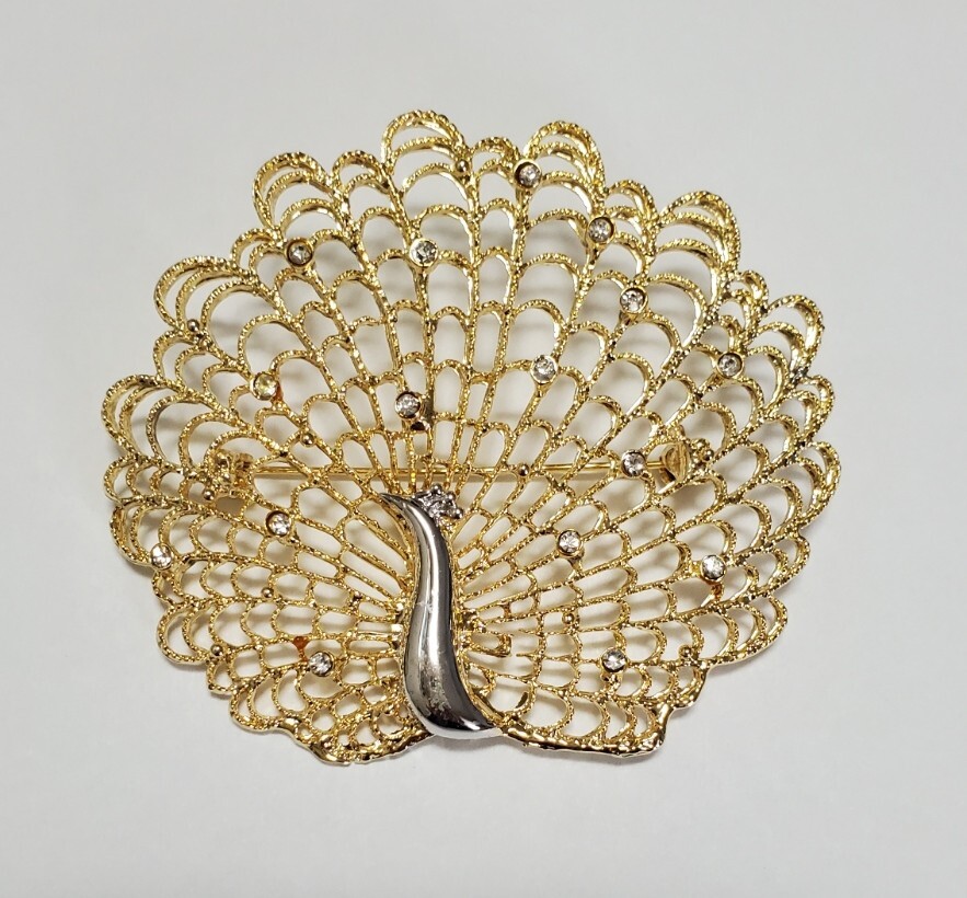 ゴージャス ブローチ ラインストーン ゴールドカラー レディース アクセサリー 15,9g 美品拍卖