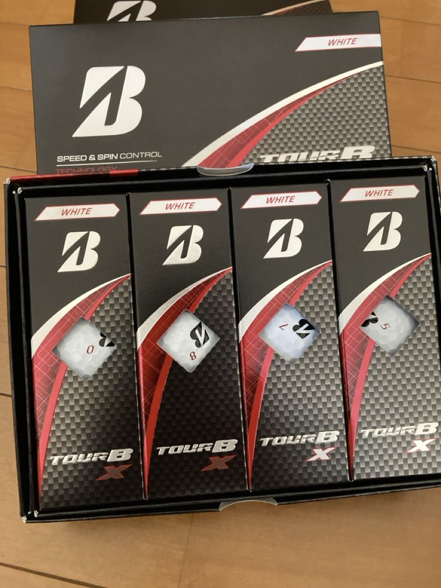 ツアーB X ホワイト2ダース拍卖