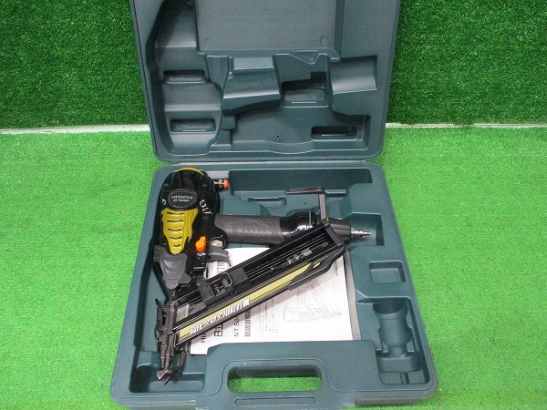 【 HITACHI / ヒタチ 】 NT50HMF 高圧フロア用釘打機 3342拍卖
