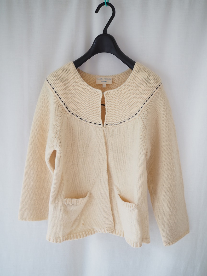 Laura Ashley(ローラ アシュレイ)★ステッチ入りカーディガン★拍卖