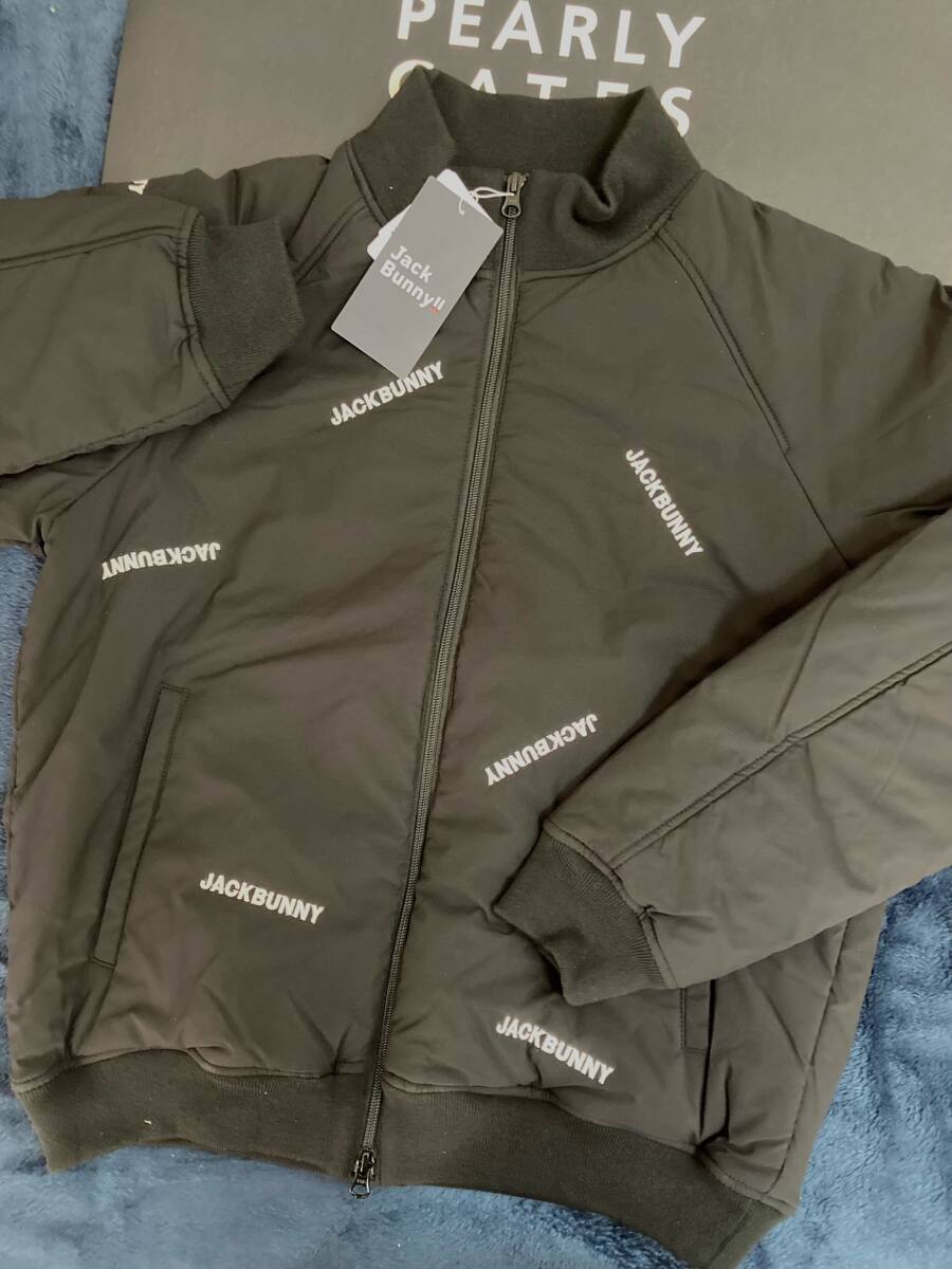 新品 パーリーゲイツ ジャックバニー ポリエステル ストレッチタフタ 中綿ブルゾン(4)サイズM/黒 PEARLY GATES JACK BUNNY拍卖