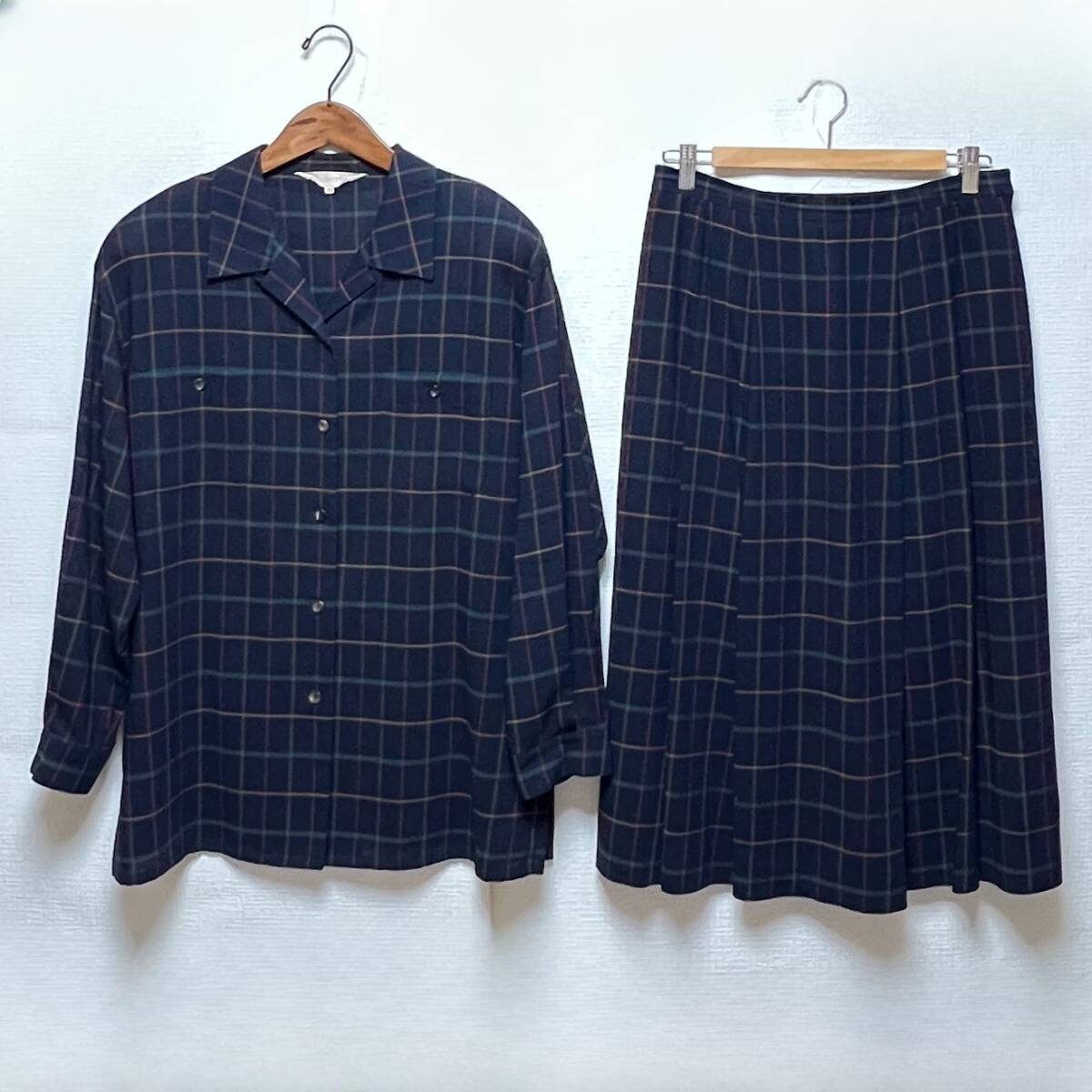 即決 バーバリーBURBERRYS レディース スカートスーツ 紺系 サイズ13 レターパック可 (952724)拍卖