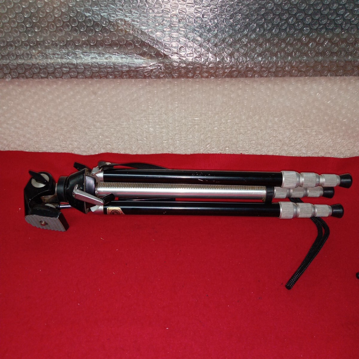 雑A-091/ Daiwa S7 CINE-ELEVATING-4SECTION ダイワ シネマ用の昇降式4段三脚 箱付き /L11/71001拍卖